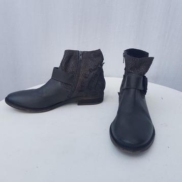 Stoere grijze enkellaarzen. Mt 41. Merk Manfield beschikbaar voor biedingen