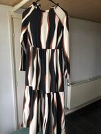 Nog nieuwe jurk van Vero moda, Kleding | Dames, Jurken, Maat 38/40 (M), Ophalen of Verzenden, Onder de knie, Zo goed als nieuw