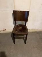 Houten stoel, Ophalen