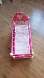 Mooi roze poppenledikantje met beddengoed, kan schommelen, Ophalen, Gebruikt