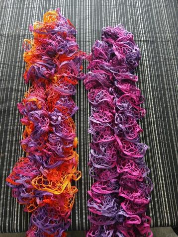  2 bonte sjaals beschikbaar voor biedingen