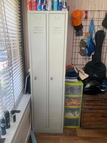 Lockerkast  beschikbaar voor biedingen