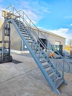Stalen trap met bordes gegalv. Hoog 3,8 mtr. Nob200, Ophalen, Zo goed als nieuw, 2 tot 4 meter