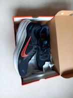 Nike hardloopschoenen maat 45 (nieuw in doos, valt klein), Nike, Nieuw, Ophalen of Verzenden, Sportschoenen
