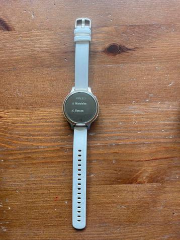 Garmin Lily 2 Active roomwit met Goud - Weinig Gebruikt! beschikbaar voor biedingen