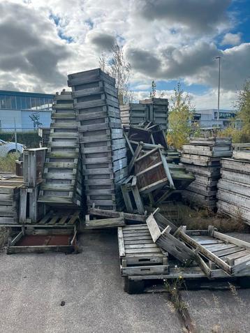 Oude houten kisten / kratten - partij beschikbaar voor biedingen