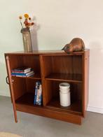 Midcentury vintage boekenkasje met deurtje, Huis en Inrichting, Kasten | Dressoirs, Ophalen, Multi lux, 50 tot 100 cm, Vintage retro jaren 60 mid century