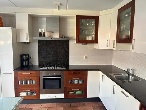 Keuken met granieten blad., Huis en Inrichting, Keuken | Keukenelementen, Zo goed als nieuw, 200 cm of meer, Minder dan 50 cm