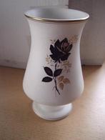 Flora Gouda plateel aardwerk vaas opera 1882, Antiek en Kunst, Ophalen of Verzenden