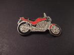 Suzuki VX800 motorfiets, emaille pin, Verzamelen, Speldjes, Pins en Buttons, Verzenden, Gebruikt, Overige onderwerpen