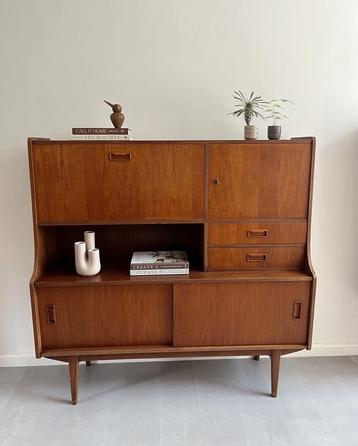 Vintage teakhouten highboard/dressoir, jaren 60/midcentury beschikbaar voor biedingen