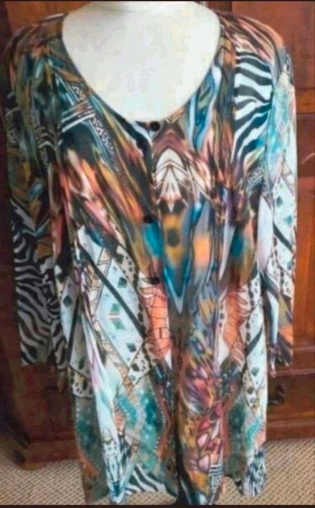 Gekleurde crêpe doorknoopblouse Sempre Piu by Chalou 54, Kleding | Dames, Grote Maten, Zo goed als nieuw, Blouse of Tuniek, Overige kleuren