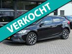 Volvo V40 Cross Country 1.5 T3 Momentum Automaat Rijklaar !, 4 cilinders, 700 kg, Zwart, Leder