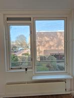 Pui | Groot Kantelraam | Klein Raam, Gevelraam of Ruit, Gebruikt, Dubbelglas, 160 cm of meer
