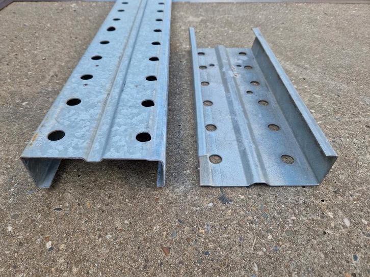 U-profielen 400meter montageprofielen metalen gordingen, Doe-het-zelf en Verbouw, Metalen, Zo goed als nieuw, IJzer, Ophalen