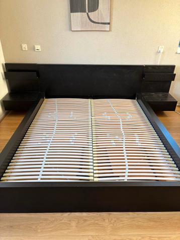 Ikea Malm bed 160x200 + lattenbodem + nachtkastjes - afbeelding 1