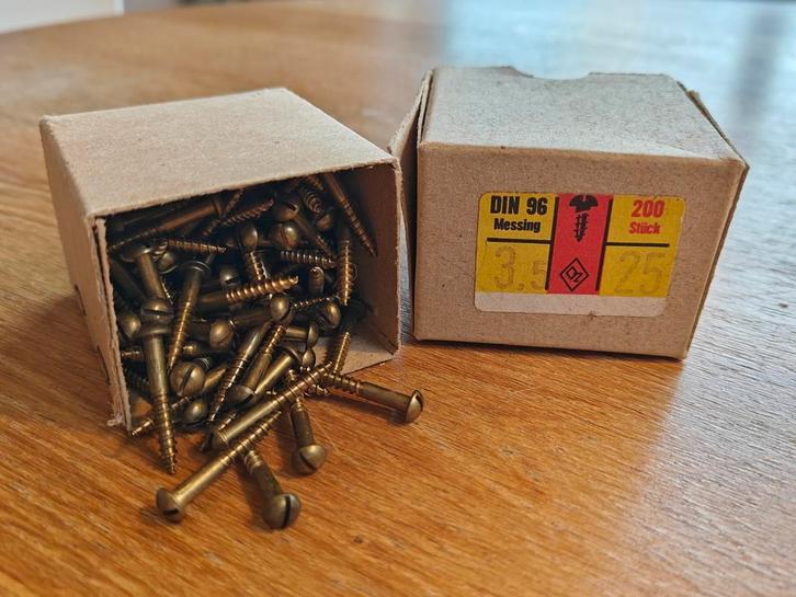 Antieke messing bolkop houtschroeven - Nieuwe volle doosjes, Doe-het-zelf en Verbouw, IJzerwaren en Bevestigingsmiddelen, Nieuw