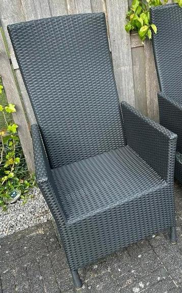1 luxe verstelbare tuinstoel beschikbaar voor biedingen