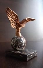 Antieke brons zakhorlogehouder in de vorm van een adelaar, Antiek en Kunst, Ophalen of Verzenden, Brons