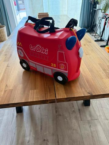 2x Kinderkoffer Trunki (politie en ambulance) prijs per stuk beschikbaar voor biedingen
