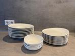 Intermezzo Servies: Borden, Pastaborden en Schaaltjes, Ophalen, Keramiek, Zo goed als nieuw, Bord(en)