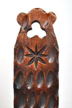 Spanish brutalist chair iepenhout stoel jaren 60, Huis en Inrichting, Stoelen, Ophalen of Verzenden, Gebruikt, Eén