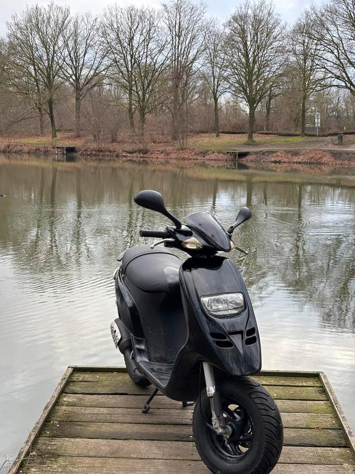 Piaggio Typhoon 50cc BROM, Fietsen en Brommers, Scooters | Piaggio, Zo goed als nieuw, Overige modellen, Tweetakt, Ophalen