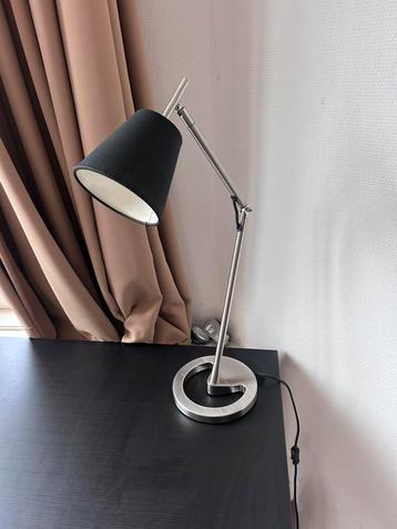 Bureaulamp beschikbaar voor biedingen