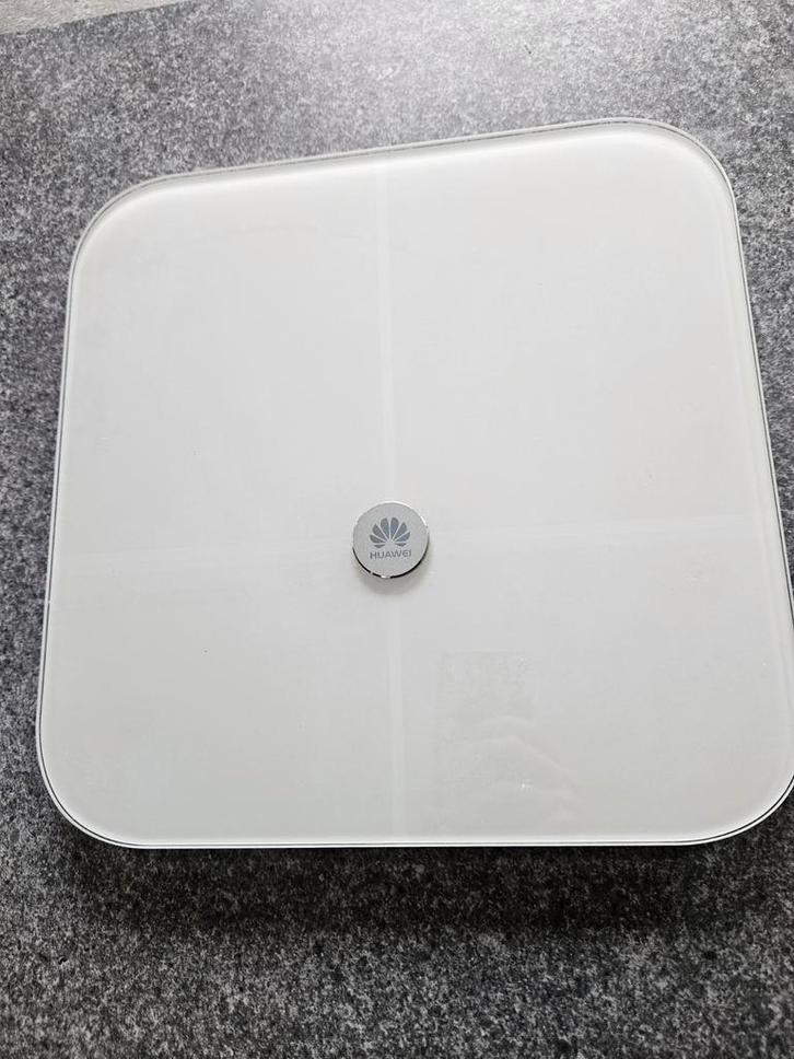 Huawei Body Fat Scale AH100 - Slimme Weegschaal, Witgoed en Apparatuur, Weegschalen, Zo goed als nieuw, Digitaal, Personenweegschaal