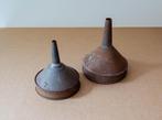 2 metalen trechters, Ophalen of Verzenden