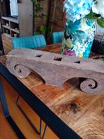 Oud houten ornament, Ophalen