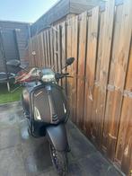 Nette Vespa Sprint Notte (2e eigenaar) Te koop, Ophalen, Zo goed als nieuw
