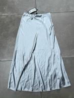 NIEUW AMISU ZILVER METALLIC SATIJN LANGE MAXI ROK MAAT M, Maat 38/40 (M), Overige kleuren, Nieuw, Ophalen of Verzenden