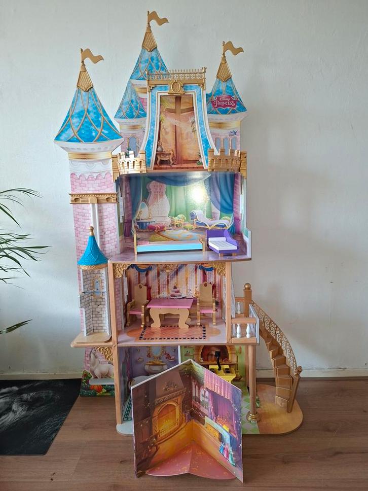 Disney Kasteel & Barbie Auto, Kinderen en Baby's, Speelgoed | Poppen, Gebruikt, Barbie, Ophalen