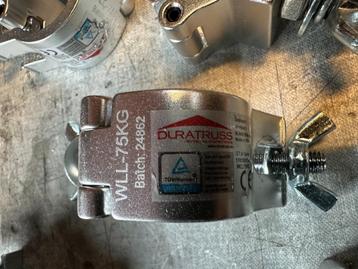  7 x Duratruss DT Jr Clamp half coupler beschikbaar voor biedingen