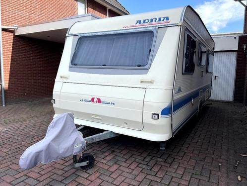 Adria Unica B502UP inclusief voortent, Caravans en Kamperen, Caravans, Particulier, tot en met 4, 750 - 1000 kg, Rondzit, Adria