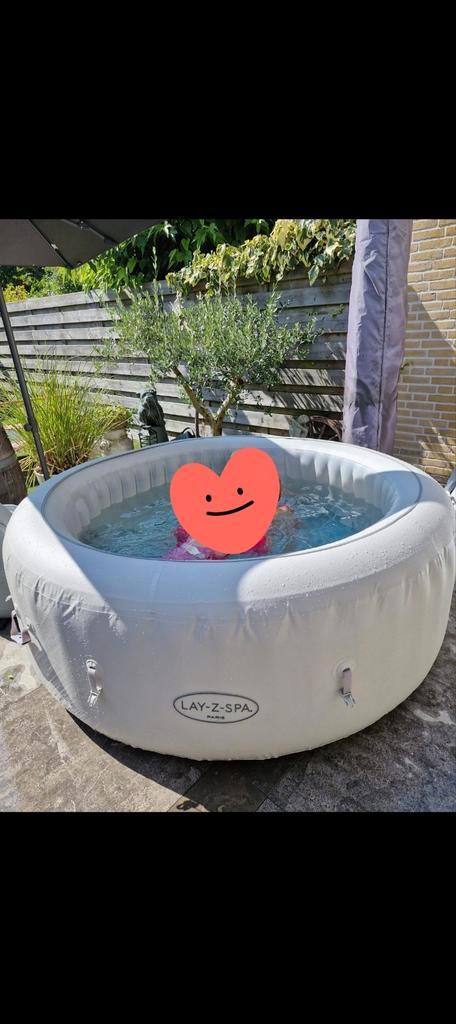 Opblaasbare jacuzzi, Tuin en Terras, Bubbelbaden en Hottubs, Gebruikt, Afdekzeil, Ophalen of Verzenden