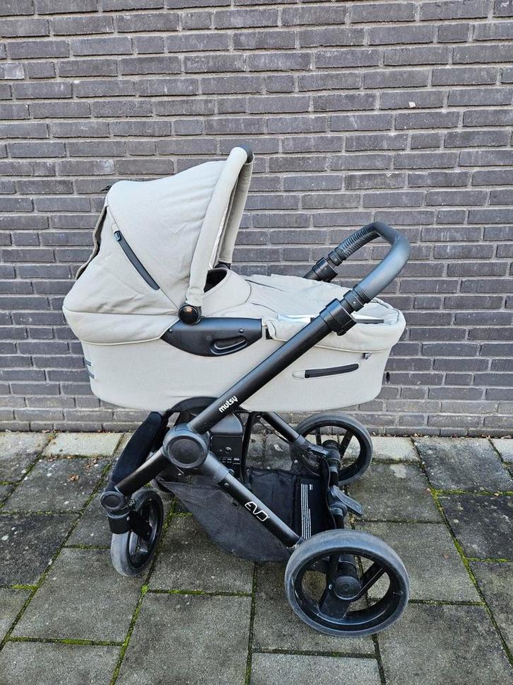 Mooie Mutsy Combiwagen met Accessoires, Kinderen en Baby's, Kinderwagens en Combinaties, Gebruikt, Combiwagen, Mutsy, Met autostoeltje