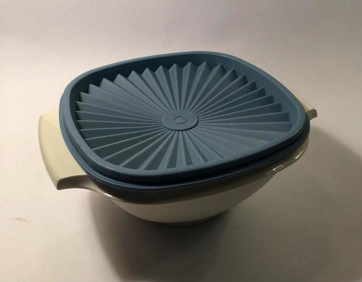 Tupperware bakje, kunststof, klein formaat, 860 ml, Huis en Inrichting, Keuken | Tupperware, Zo goed als nieuw, Crème, Ophalen of Verzenden