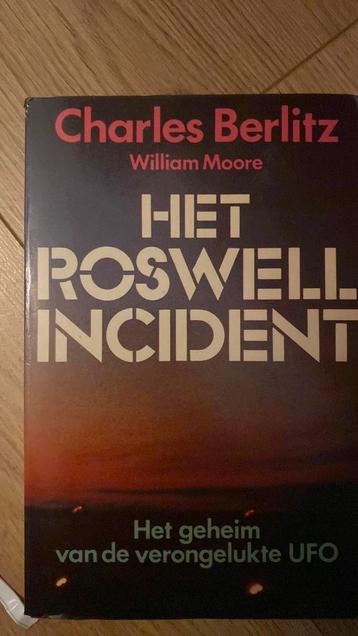Ufo het Roswell incident Charlez Berlitz beschikbaar voor biedingen