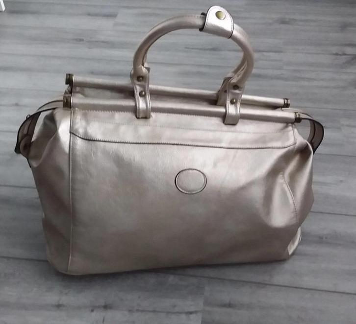 Grote goudkleurige reistas, Sieraden, Tassen en Uiterlijk, Tassen | Reistassen en Weekendtassen, Nieuw, Overige kleuren, 40 tot 60 cm