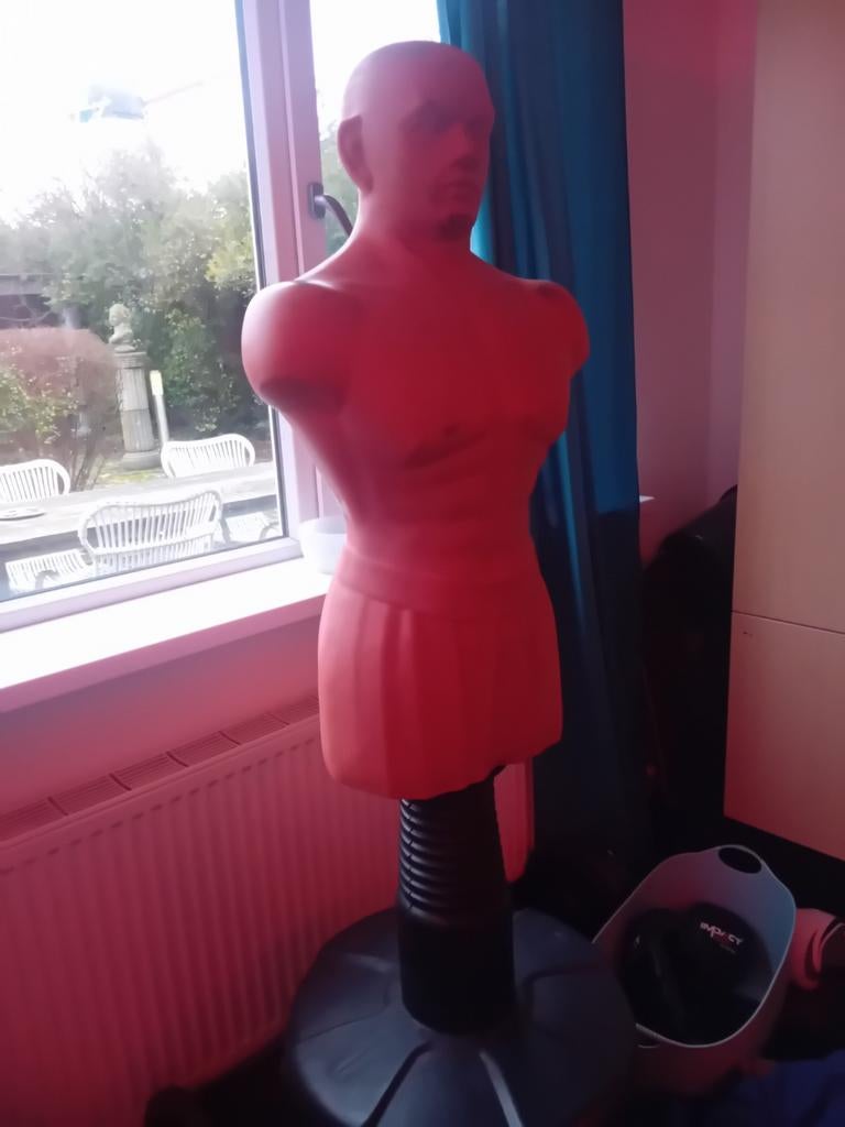 Boks Dummy (BOB) met voetstuk - Gevuld met zand, Sport en Fitness, Ophalen, Gebruikt, Bokszak