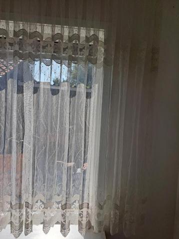 2 Brillant gordijnen van goede kwaliteit  beschikbaar voor biedingen