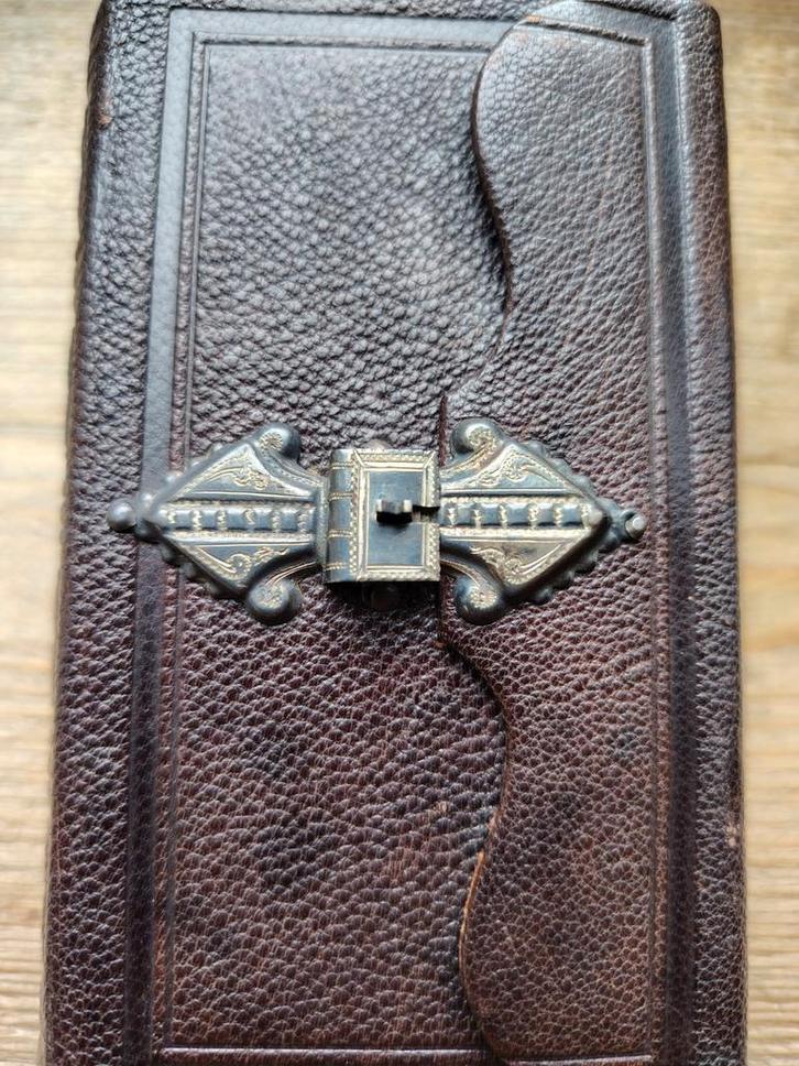 Antiek Bijbeltje - 1884, Antiek en Kunst, Antiek | Boeken en Bijbels, Ophalen of Verzenden