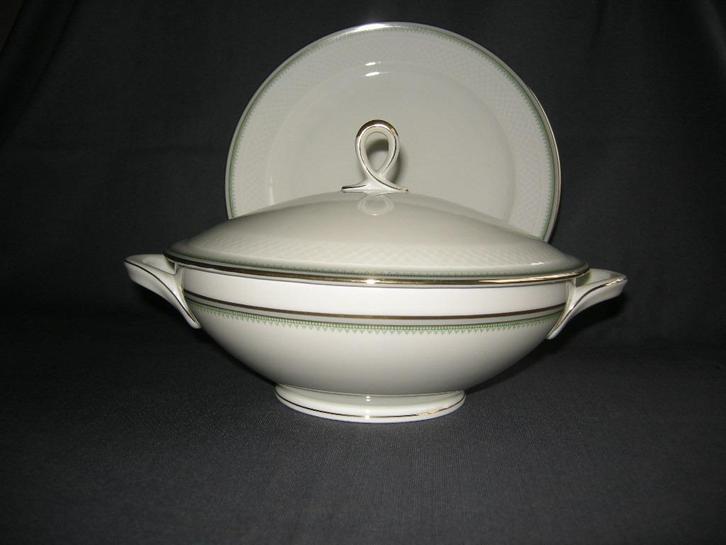 Eschenbach Roswitha W1328, compleet voor 12 personen, Antiek en Kunst, Antiek | Servies compleet, Ophalen of Verzenden