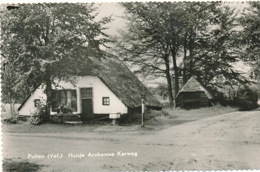 9372  Putten (Vel) Huisje Arnhemsche Karweg, Ophalen of Verzenden, 1940 tot 1960, Gelderland