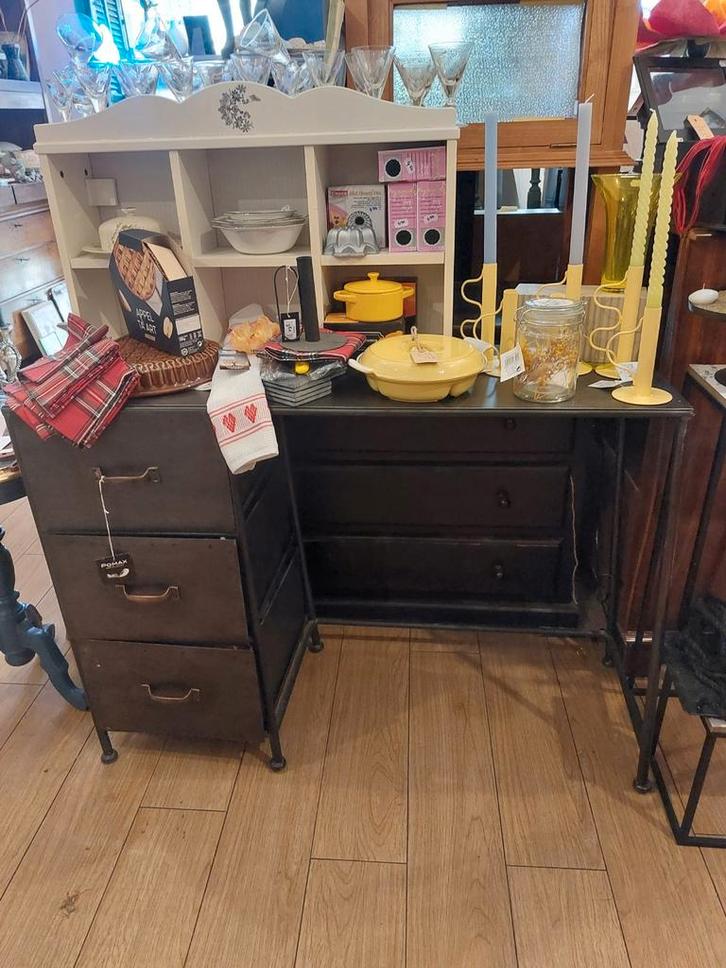 Bureau met Laden pomax, gerestyled travel desk, Huis en Inrichting, Bureaus, Gebruikt, Bureau, Ophalen