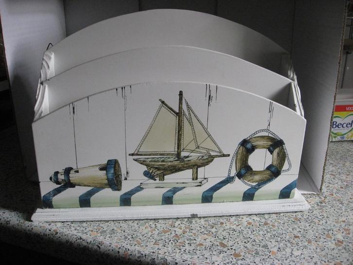 Brocante Tijdschriften hangkastje wit, Antiek en Kunst, Curiosa en Brocante, Ophalen of Verzenden