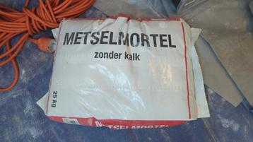 Metselmortel zonder kalk en Tegellijm Akkit 402 25KG zakken beschikbaar voor biedingen