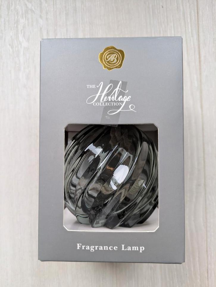 Ashleigh & Burwood Geurbrander - Nieuwstaat, Huis en Inrichting, Lampen | Hanglampen, Nieuw, Minder dan 50 cm, Glas, Ophalen